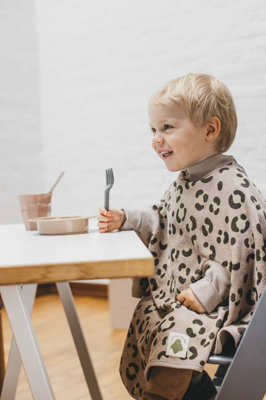 Little Casimir, das praktische Poncho-Lätzchen